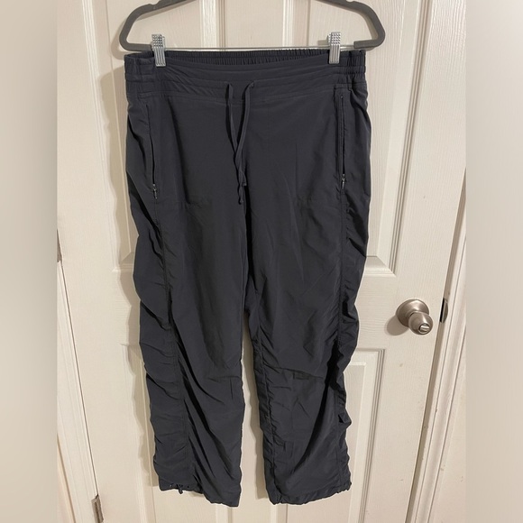 Athleta Pants - Athleta La Viva Lined Pants Womens 12 Black Joggers Zip Pockets